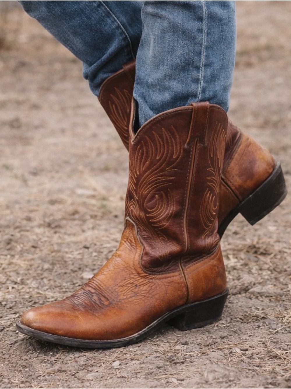 Laredo Size 9D Brown Leather Cowboy Boots Western Pull On Distressed Vintage